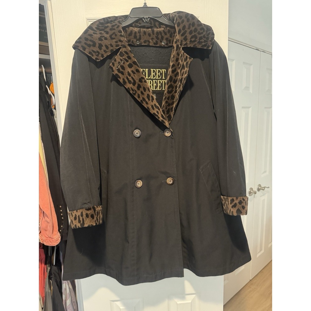 Vintage Fleet Street Trench with Removable Leopard Lining. Size 10. Timeless